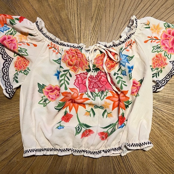 Altar’d State Sweet Boho Style Floral Cropped Top Small - Picture 1 of 3